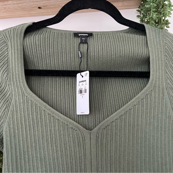Express Ribbed Sweetheart Sweater - Picture 3 of 6